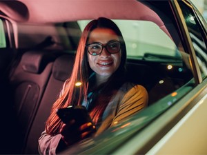 Viajes nocturnos seguros: la tranquilidad de contar con Taxi 1 Fernando a cualquier hora